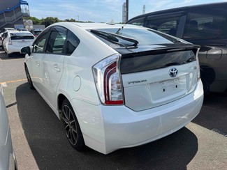 2014 Toyota Prius - Thumbnail