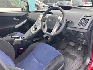 2014 Toyota Prius - Thumbnail