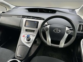 2015 Toyota Prius - Thumbnail