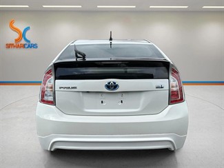 2015 Toyota Prius - Thumbnail