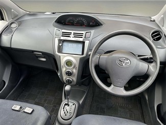 2005 Toyota Vitz - Thumbnail