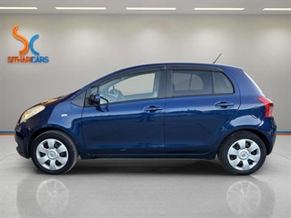 2005 Toyota Vitz - Thumbnail