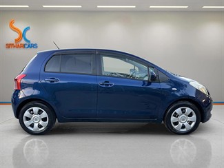 2005 Toyota Vitz - Thumbnail