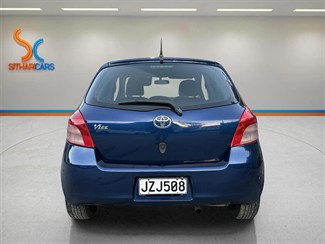 2005 Toyota Vitz - Thumbnail