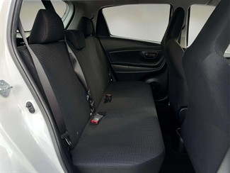 2017 Toyota Vitz - Thumbnail