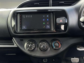 2017 Toyota Vitz - Thumbnail