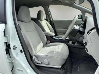 2012 Nissan Leaf - Thumbnail