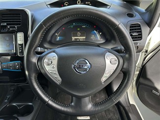 2017 Nissan Leaf - Thumbnail