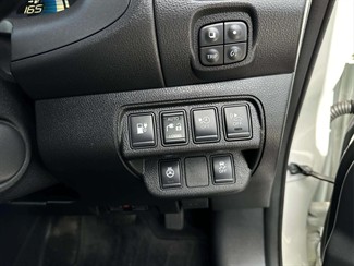 2017 Nissan Leaf - Thumbnail