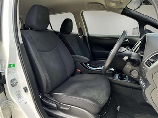 2017 Nissan Leaf - Thumbnail