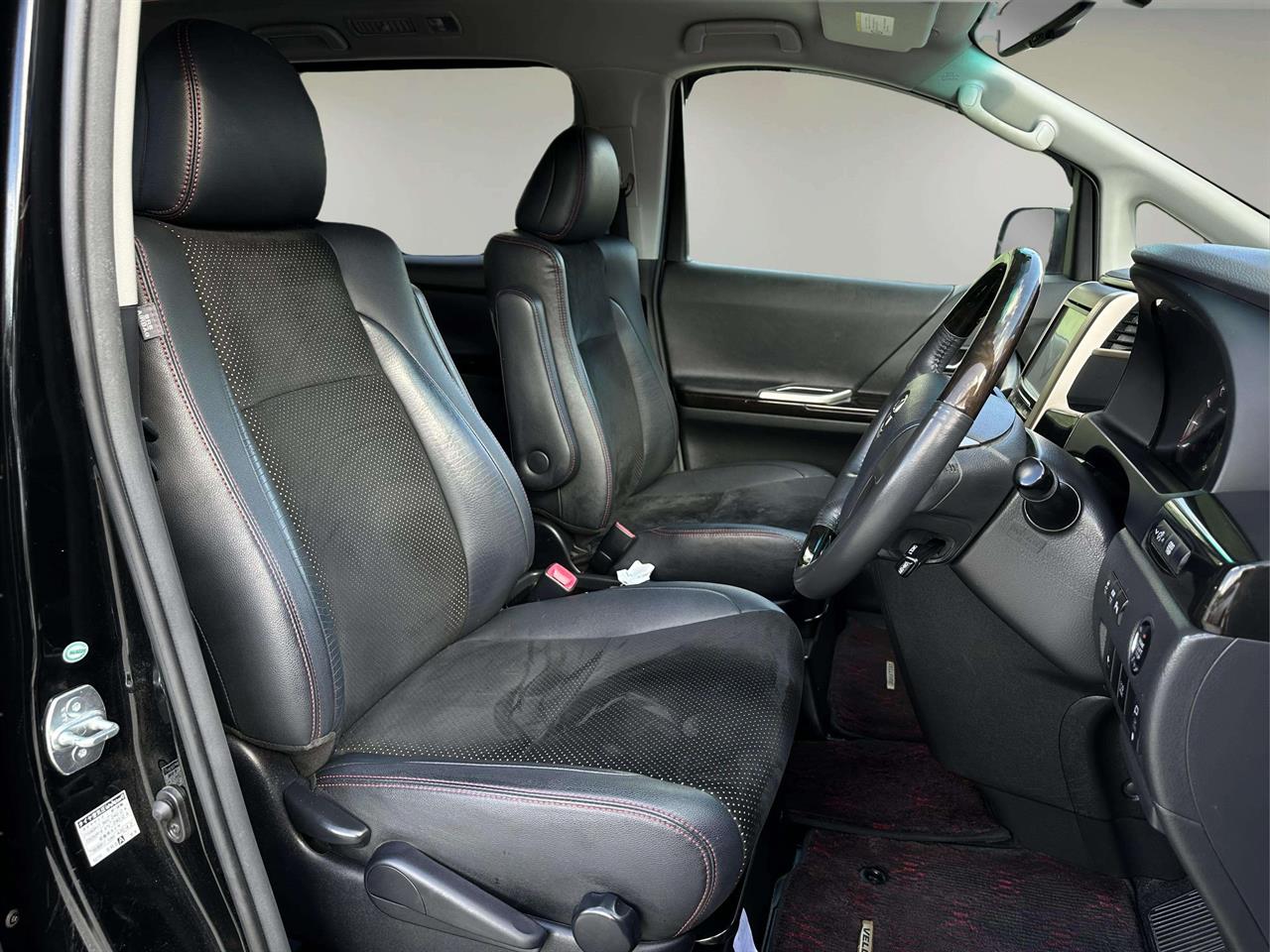 2014 Toyota VELLFIRE