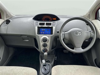 2009 Toyota Vitz - Thumbnail