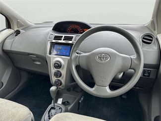 2009 Toyota Vitz - Thumbnail
