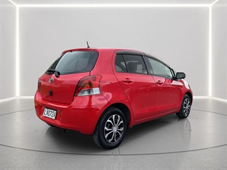 2009 Toyota Vitz - Thumbnail