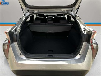 2017 Toyota Prius - Thumbnail