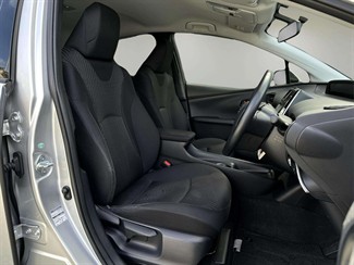 2017 Toyota Prius - Thumbnail