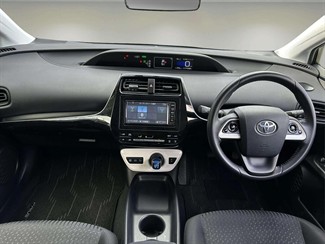 2017 Toyota Prius - Thumbnail