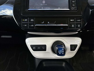 2017 Toyota Prius - Thumbnail