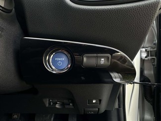 2017 Toyota Prius - Thumbnail