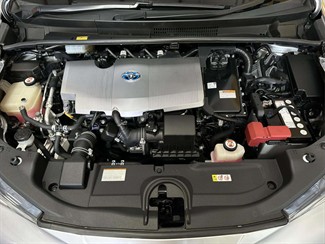 2017 Toyota Prius - Thumbnail