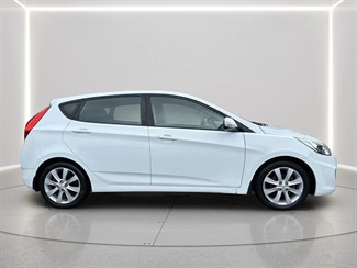 2016 Hyundai Accent - Thumbnail