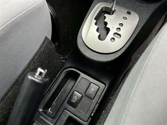 2012 Toyota Vitz - Thumbnail