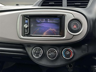 2012 Toyota Vitz - Thumbnail