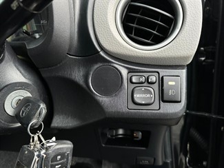 2012 Toyota Vitz - Thumbnail
