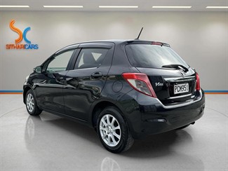2012 Toyota Vitz - Thumbnail