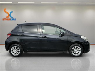 2012 Toyota Vitz - Thumbnail
