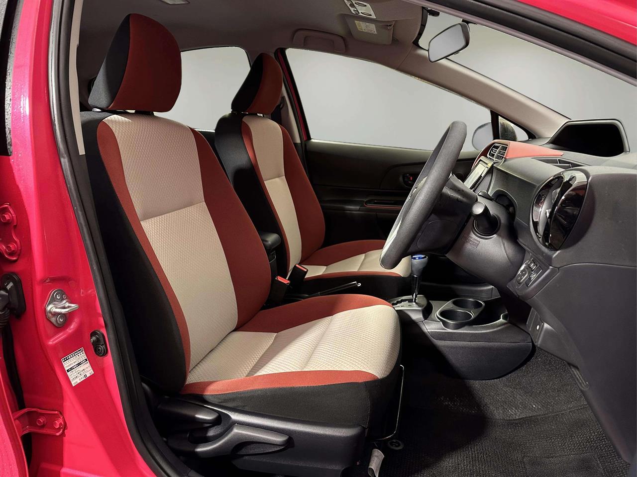 2016 Toyota AQUA