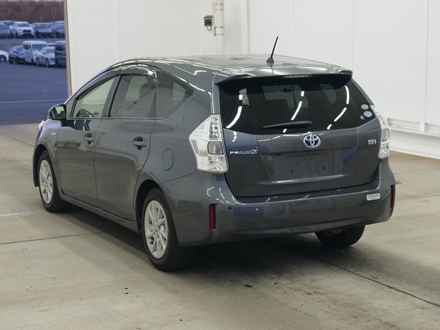 2014 Toyota Prius Alpha