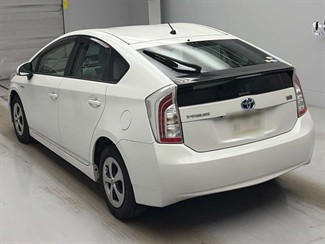 2014 Toyota Prius - Thumbnail
