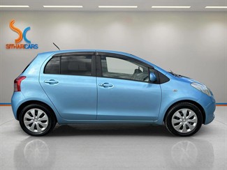 2006 Toyota Vitz - Thumbnail