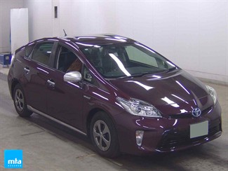 2014 Toyota Prius - Thumbnail