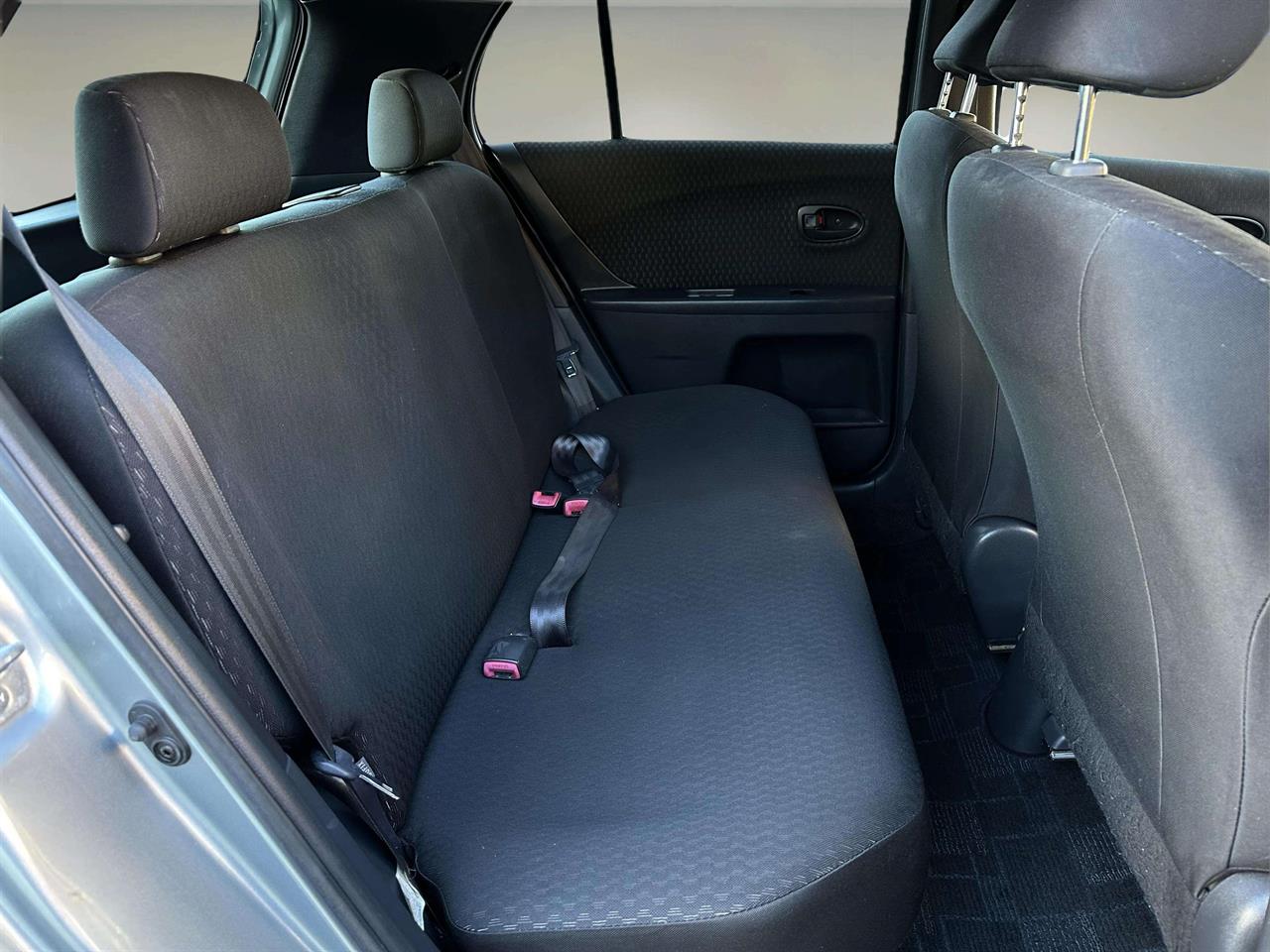 2006 Toyota Vitz
