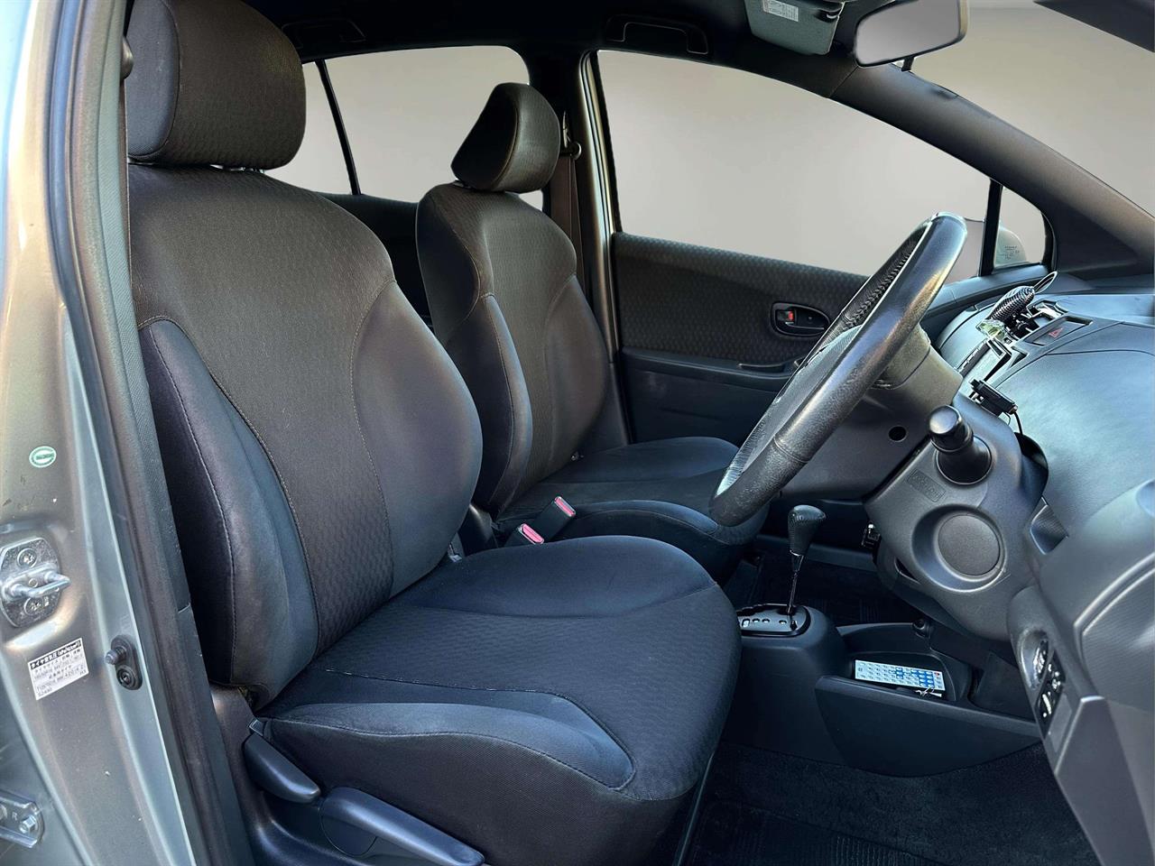 2006 Toyota Vitz