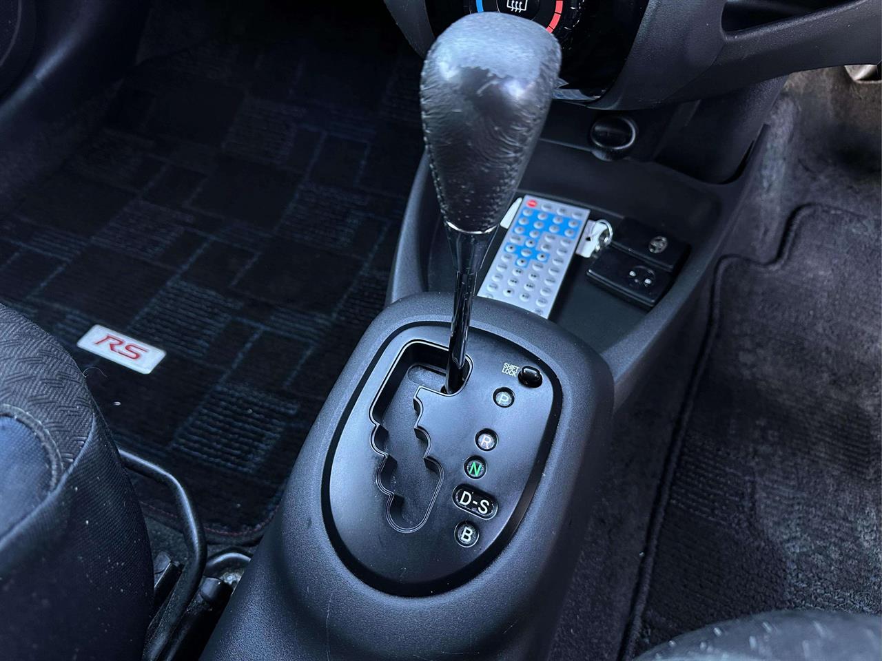 2006 Toyota Vitz