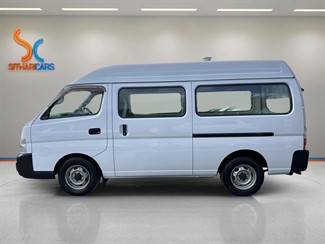 2005 Nissan Caravan - Thumbnail