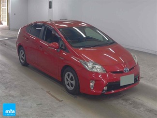 2013 Toyota Prius - Thumbnail