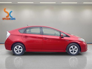 2013 Toyota Prius - Thumbnail