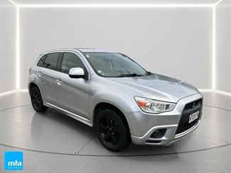 2010 Mitsubishi RVR - Thumbnail