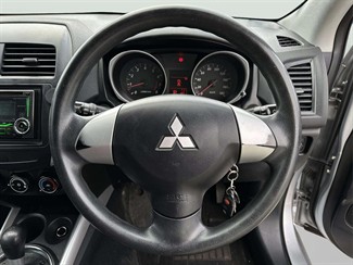2010 Mitsubishi RVR - Thumbnail