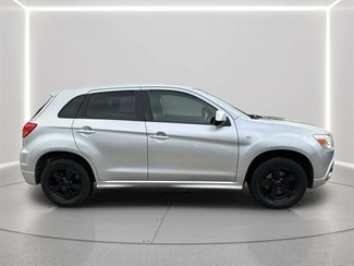 2010 Mitsubishi RVR - Thumbnail
