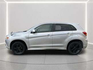 2010 Mitsubishi RVR - Thumbnail