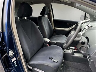 2005 Toyota Vitz - Thumbnail