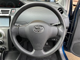 2005 Toyota Vitz - Thumbnail