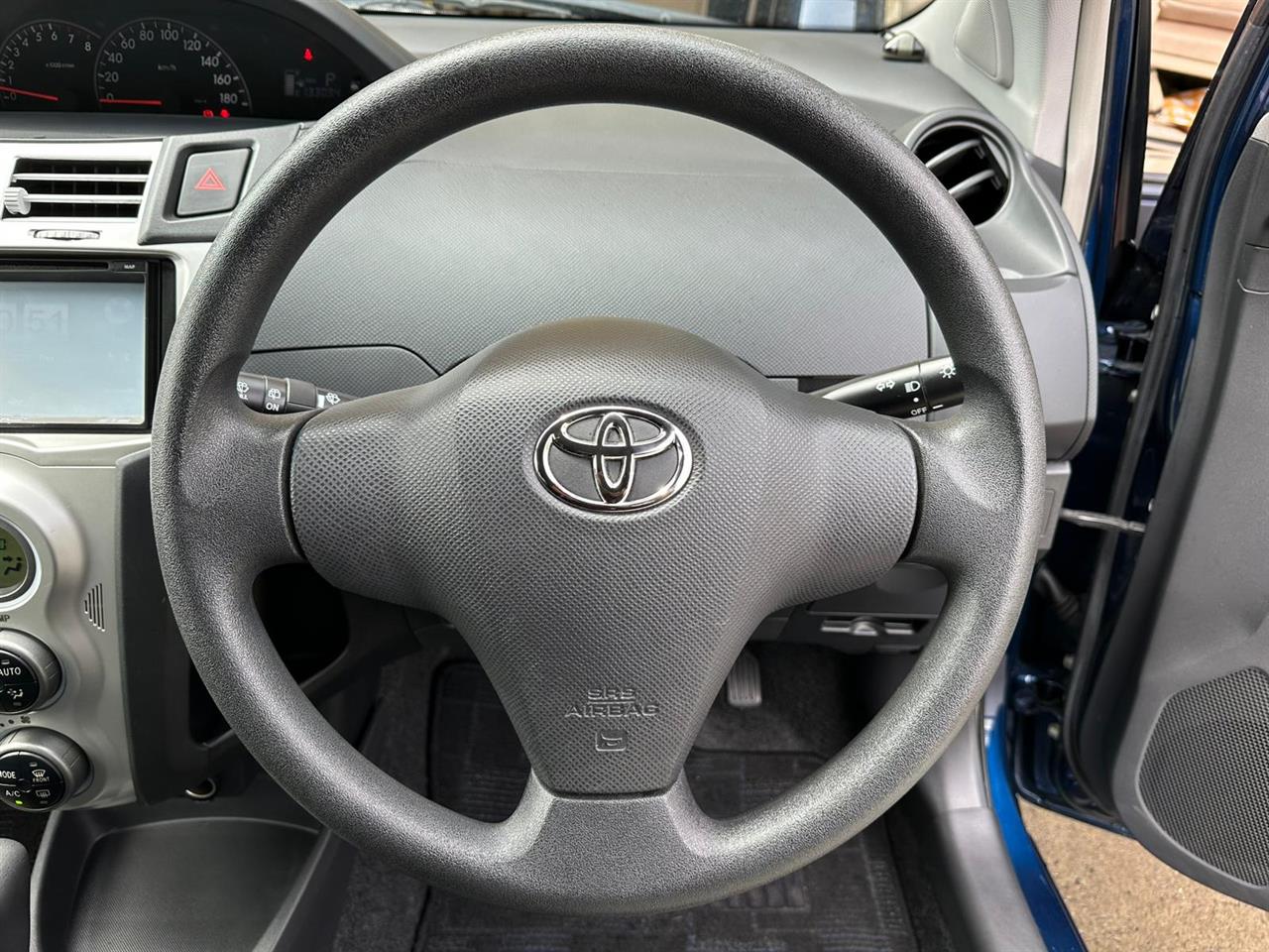 2005 Toyota Vitz