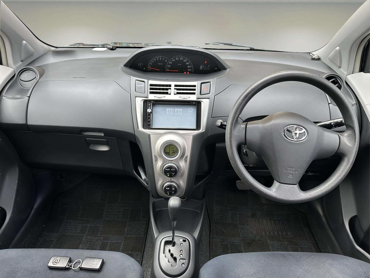 2005 Toyota Vitz