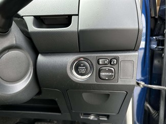 2005 Toyota Vitz - Thumbnail